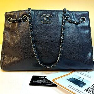 CHANEL Black Caviar Leather Chain-Handle Shoulder Bag